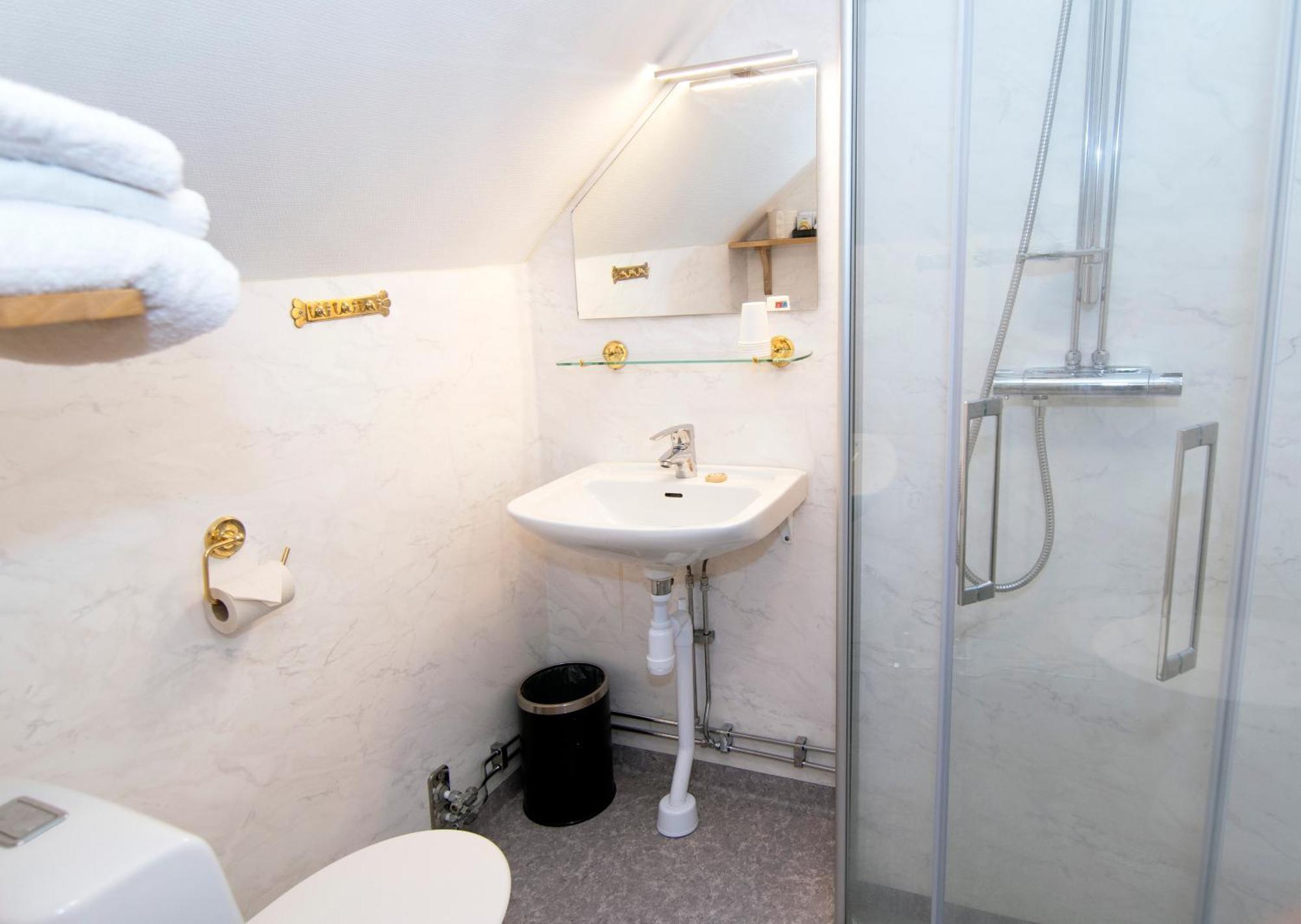 Hotell Krey Карлскога Екстериор снимка